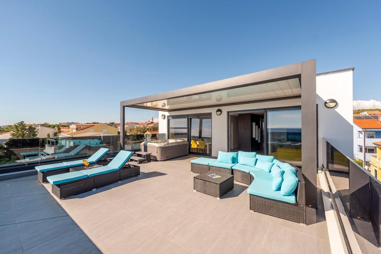 Mediteran Luxury Penthouse With Jacuzzi ماندري المظهر الخارجي الصورة