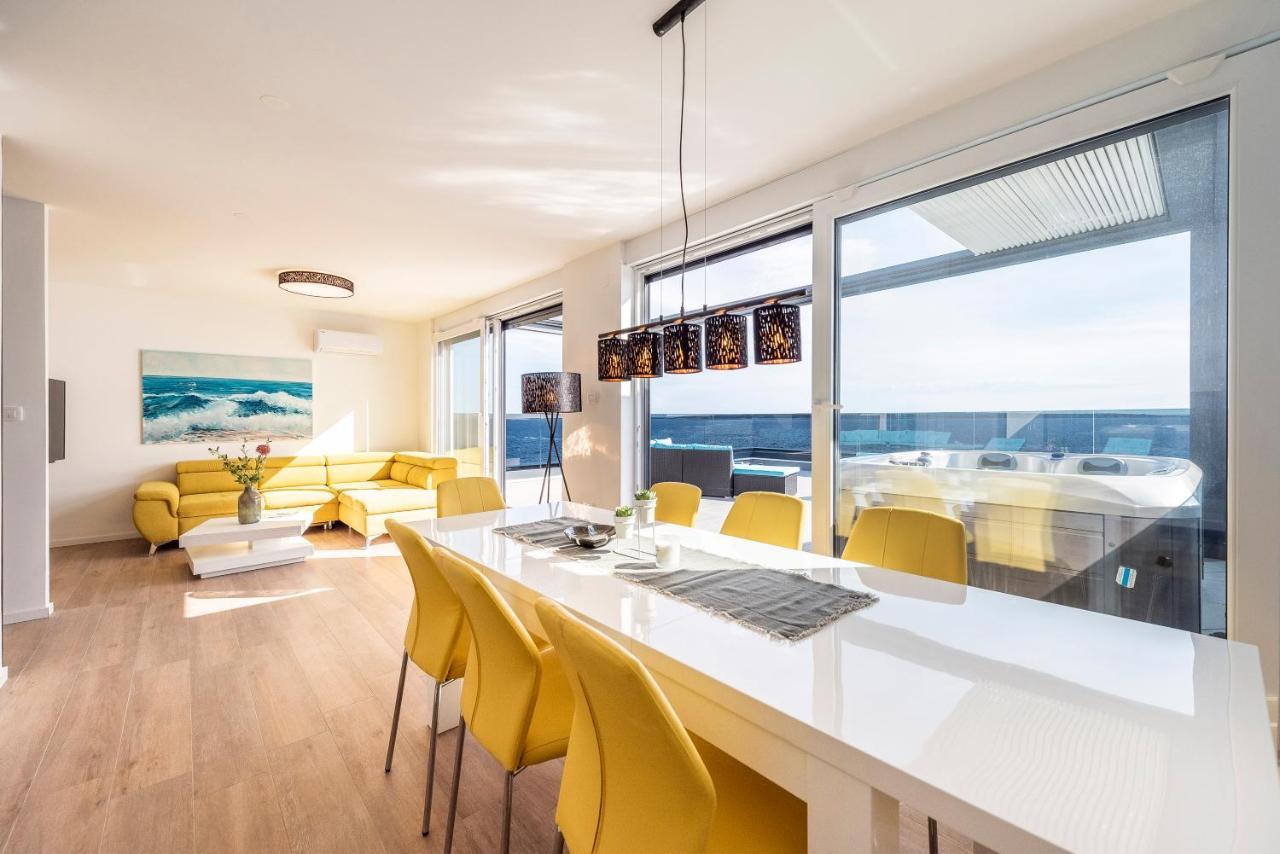 Mediteran Luxury Penthouse With Jacuzzi ماندري المظهر الخارجي الصورة
