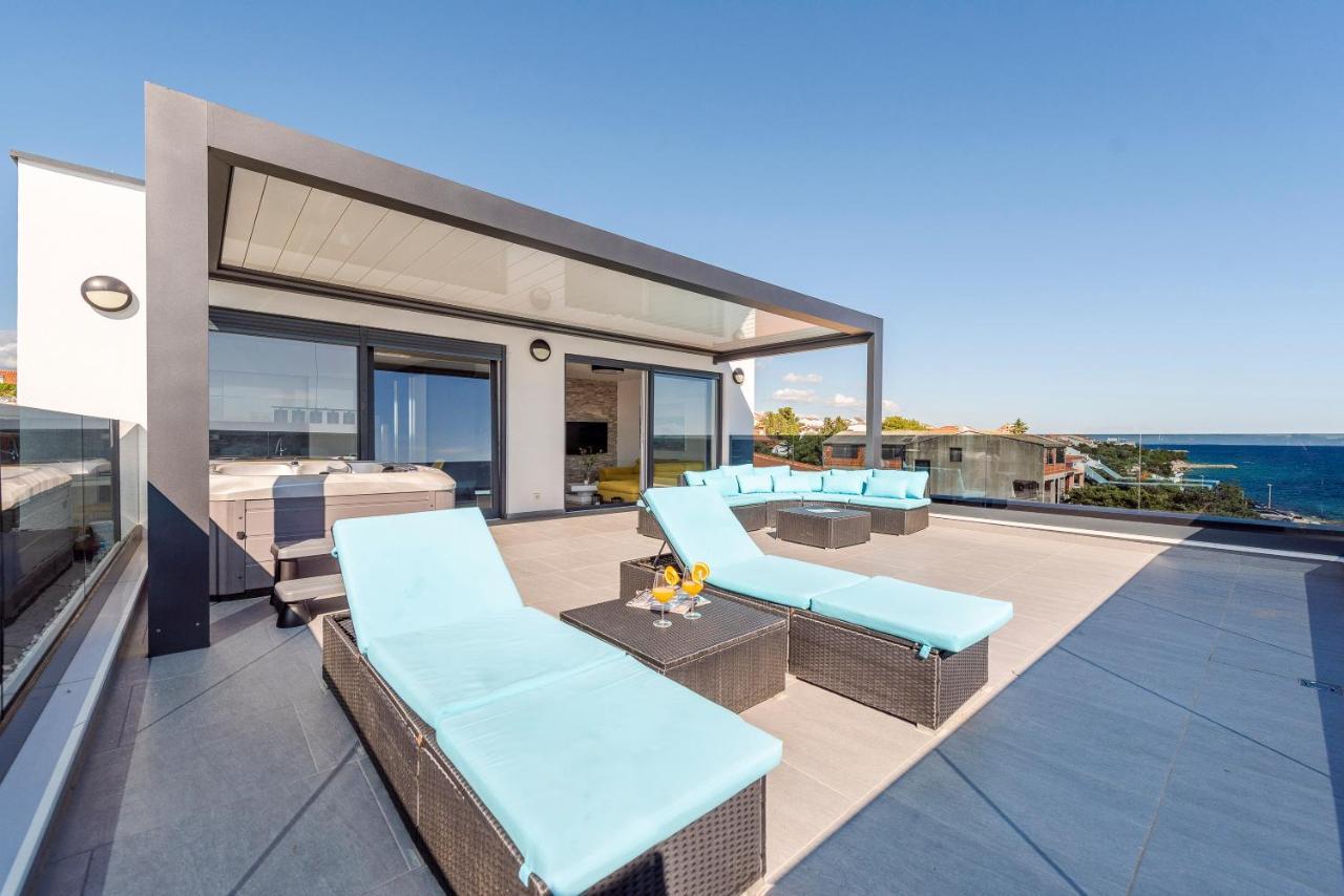 Mediteran Luxury Penthouse With Jacuzzi ماندري المظهر الخارجي الصورة