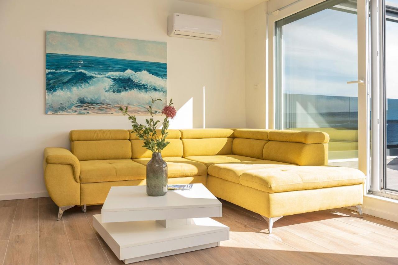 Mediteran Luxury Penthouse With Jacuzzi ماندري المظهر الخارجي الصورة