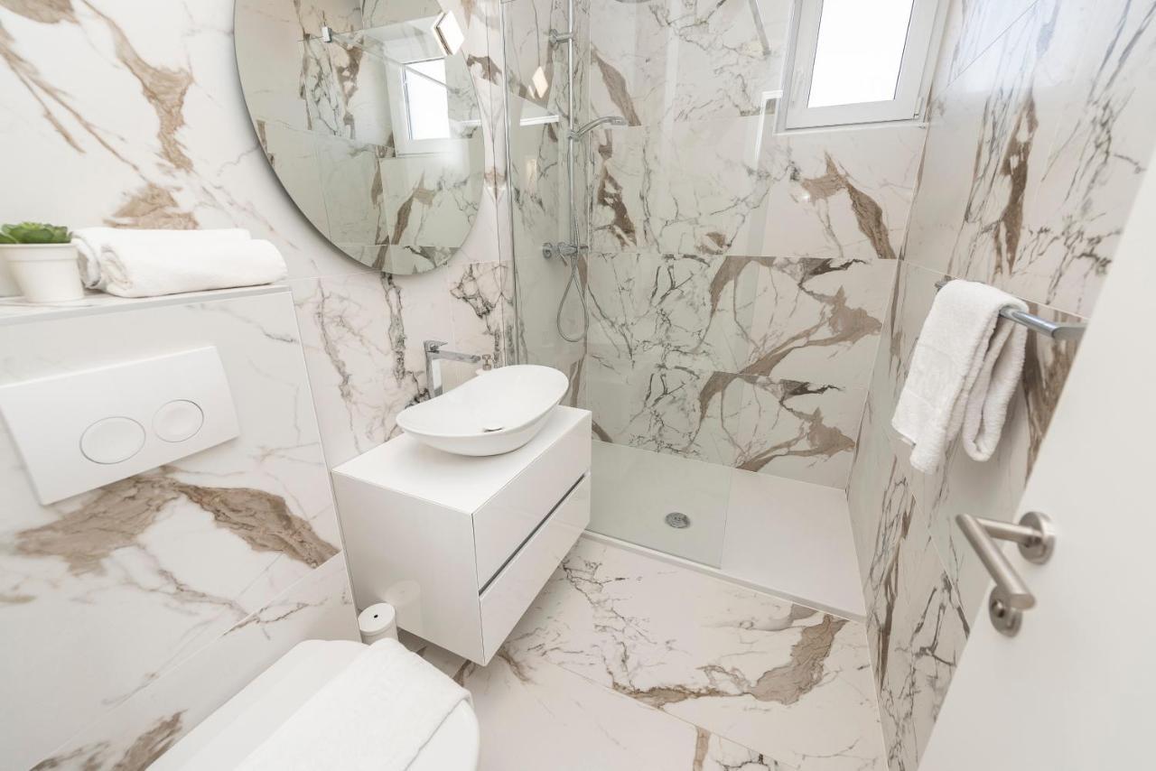 Mediteran Luxury Penthouse With Jacuzzi ماندري المظهر الخارجي الصورة