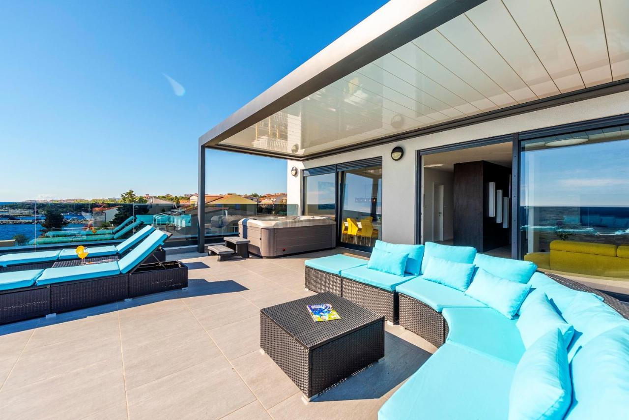 Mediteran Luxury Penthouse With Jacuzzi ماندري المظهر الخارجي الصورة