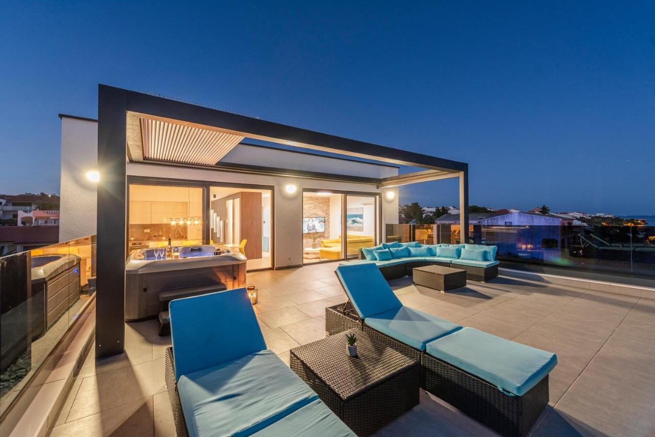 Mediteran Luxury Penthouse With Jacuzzi ماندري المظهر الخارجي الصورة